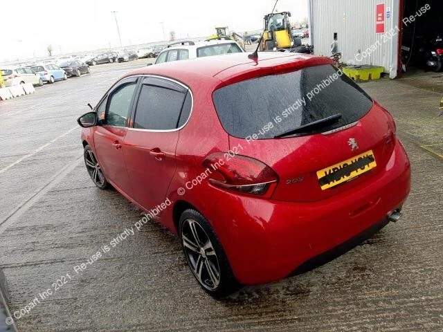 Peugeot 208 2016 1,2 gasolina turbo GT línea rojo freno epyd 5 puertas Foto 3 de 4