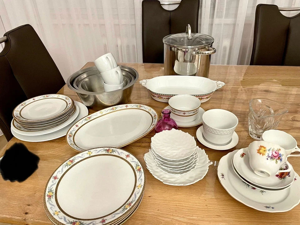 Box mit verschiedenem Geschirr + Topf