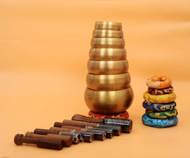 Singing bowl set of 7-Tibetan handmade singing bowl set-Chakra Healing set-Nepal Singing bowl set of 7-Tibetan handmade singing bowl set-Chakra Healing set-Nepal