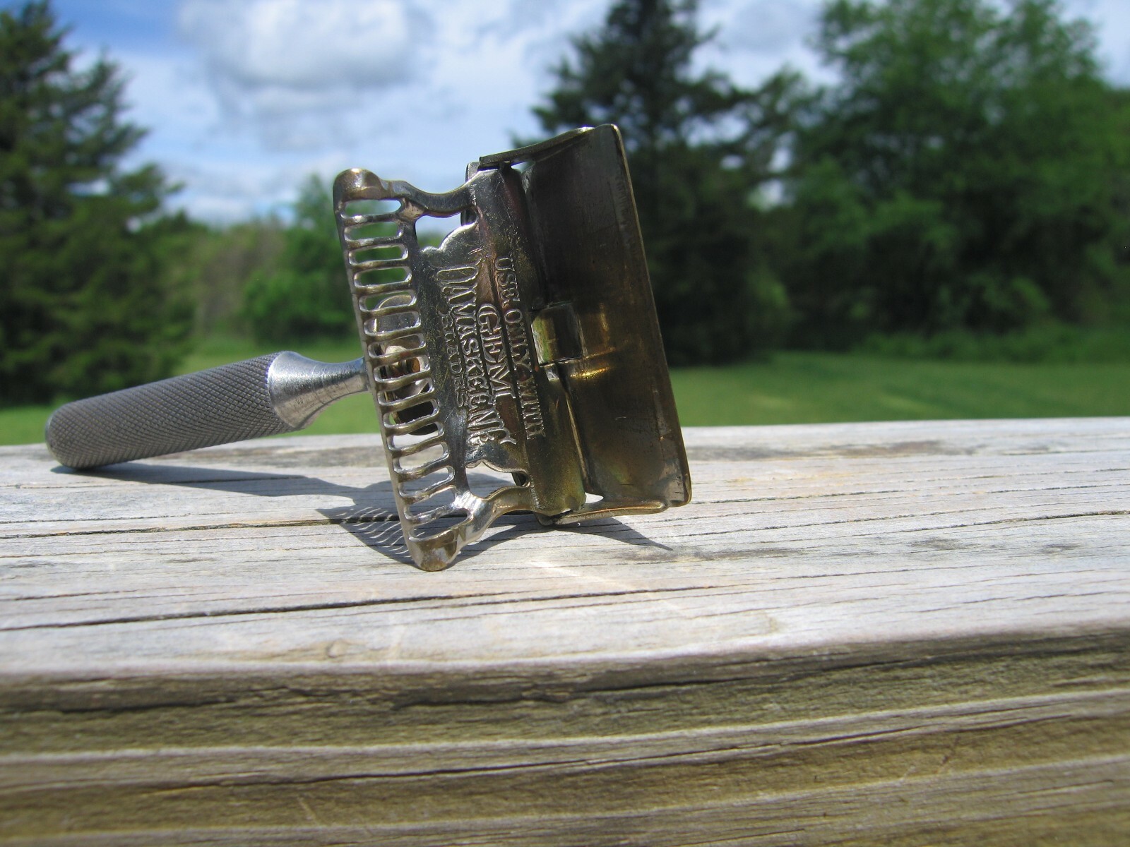 Gem Cutlery Co "Damaskeene" SE Safety Razor Silver Tone w/Original Case