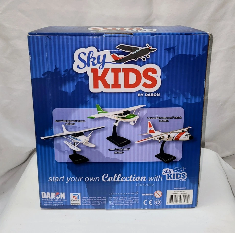 Sky Kids by Daron Cessna 172 Skyhawk Airplane w/ Display Stand - New in Box - Image 3 of 4
