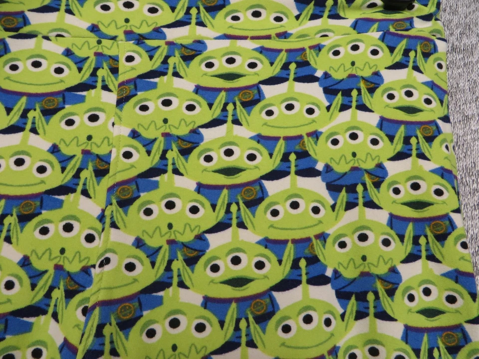 LuLaRoe Disney Toy Story зеленые пришельцы один размер зеленый единорог Disney Pixar - Изображение 3 из 4