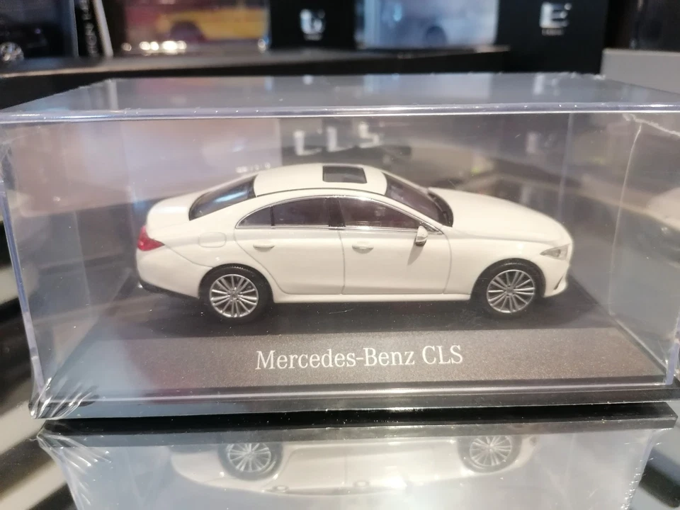 Norev 1/43 Mercedes CLS C257 Designo Diamond White Bright Box Dealer Edition - Immagine 3 di 4
