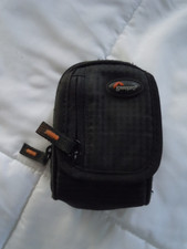 LOWEPRO CAMERA CARRY CASE/POUCH - DIGITAL CAMERA CASE-