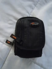 LOWEPRO CAMERA CARRY CASE/POUCH - DIGITAL CAMERA CASE-