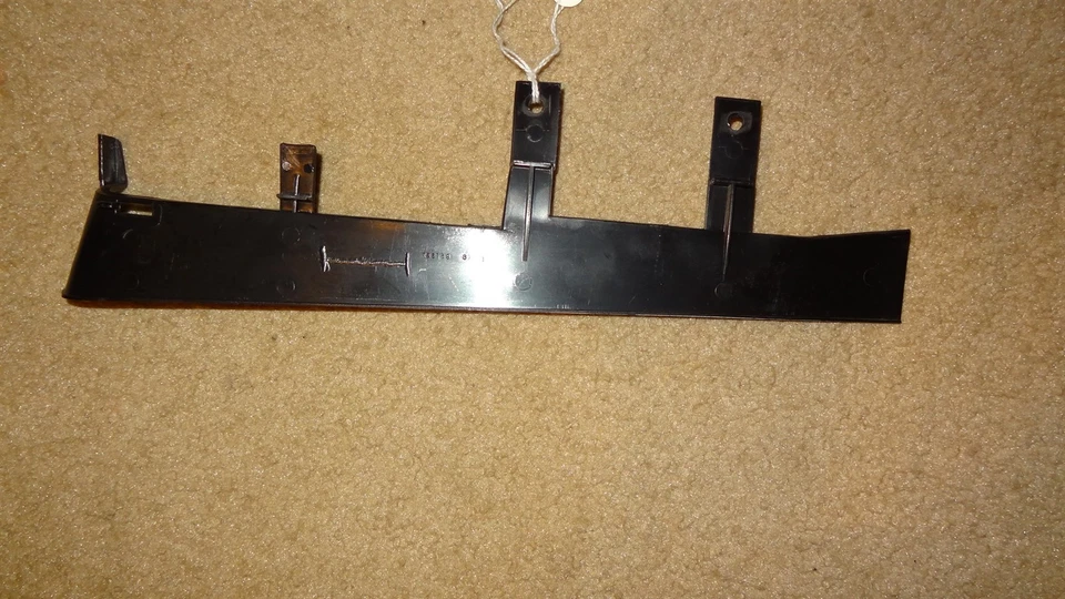 1973-76-1977 Pontiac Grand Prix приборной панели наполнитель отделки. 77 Can Am, 73-74-1975 Grand Am - Изображение 2 из 2