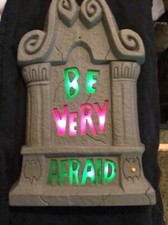 HALLOWEEN CEMETARYGRAVEYARD TOMBSTONE LIGHTS UP-SOUND EFFECTS DECORATION PROP18"