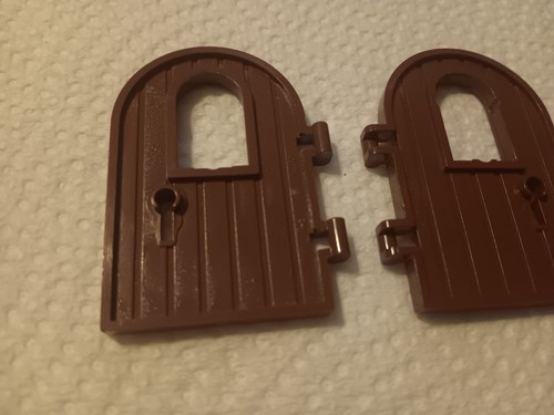 C Lego X 2 Reddish Brown Door 1 x 4 x 6 Round Top Window Keyhole 64390 7946 4842 - Picture 3 of 3