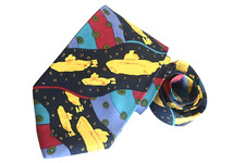 THE BEATLES MEN'S TIE YELLOW/SUBMARINE Width: 3.7/8" Length: 55"