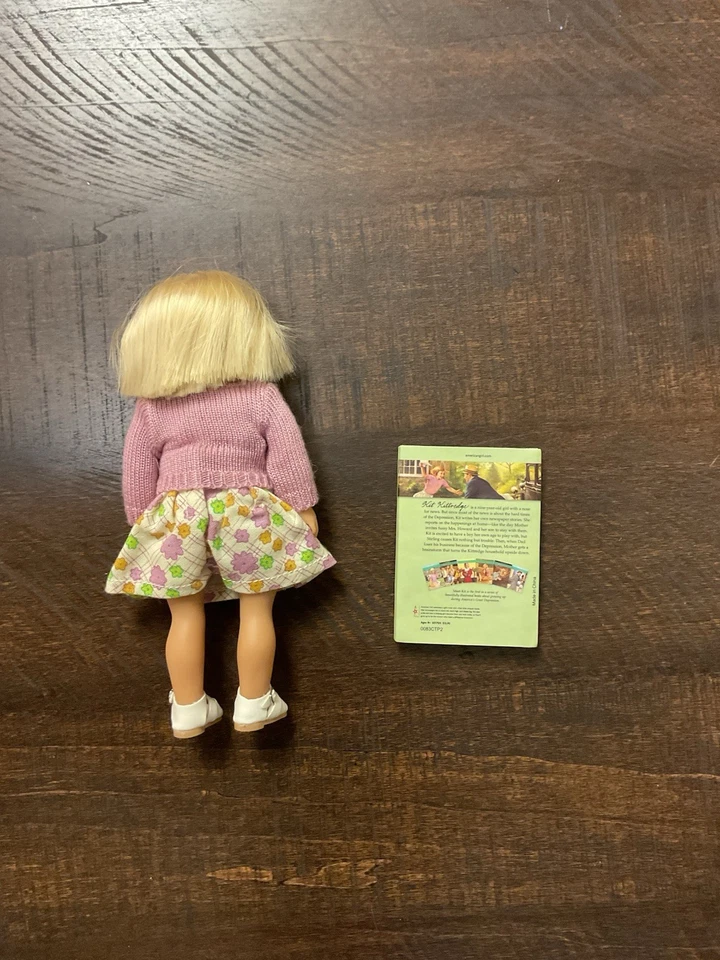 Mini kit muñeca American Girl con libro Foto 2 de 2