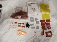 Life Like Modular Stock Pen W/ Animals And Complete Trackside Shanties Trains HO