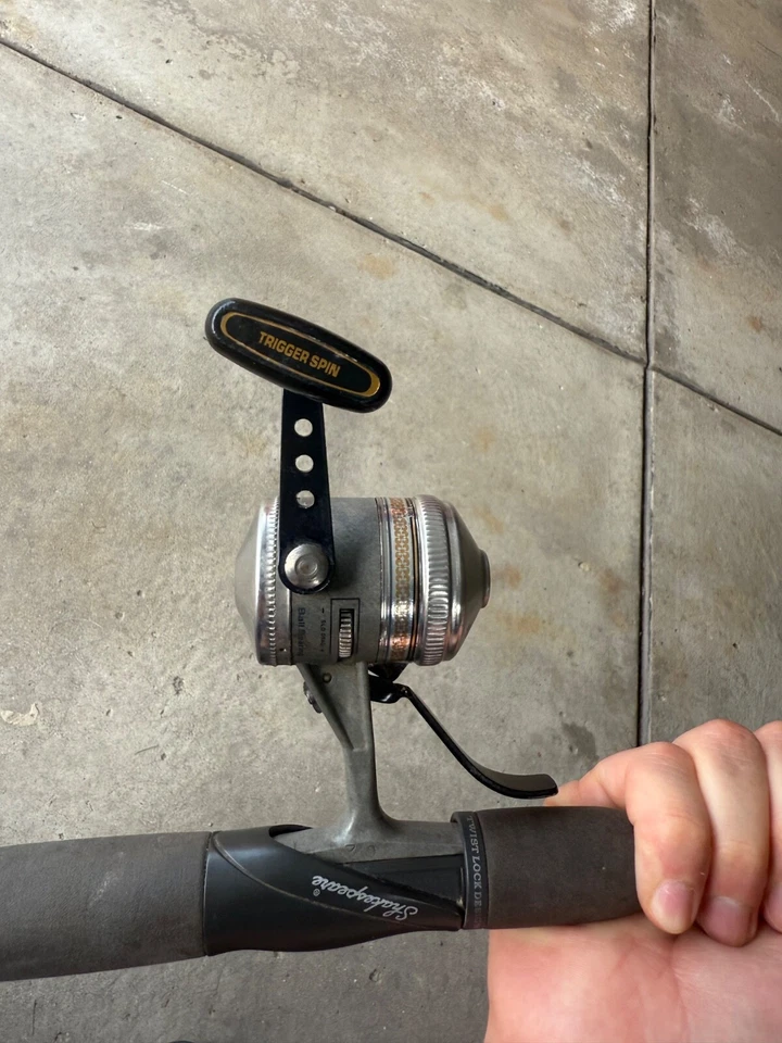 Carrete de pesca giratorio fundido Shakespeare Synergy Rod & Reel Foto 4 de 4