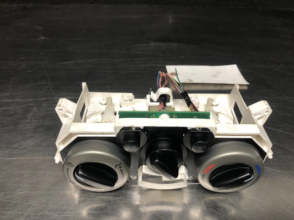 Suzuki Aerio 2003-2004 calor aire acondicionado temperatura climatización defecto* Foto 4 de 4