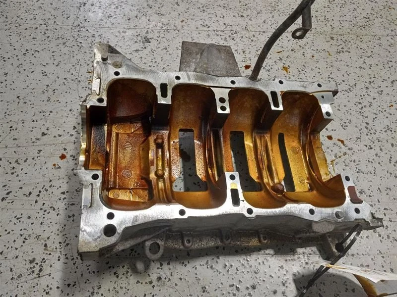 MITSUBISHI OUTLANDER 2008-2010 CÁRTER DE ACEITE DEL MOTOR SUPERIOR 2,4 L Foto 2 de 4