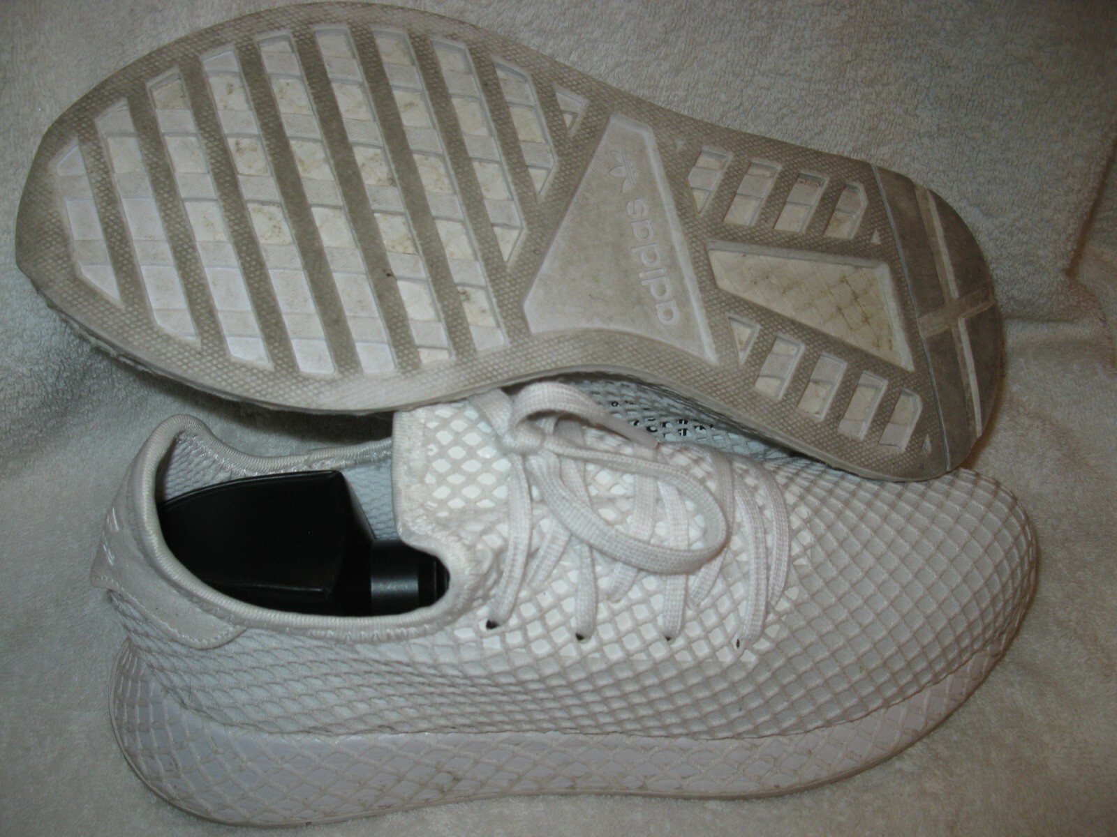 deerupt runner triple white