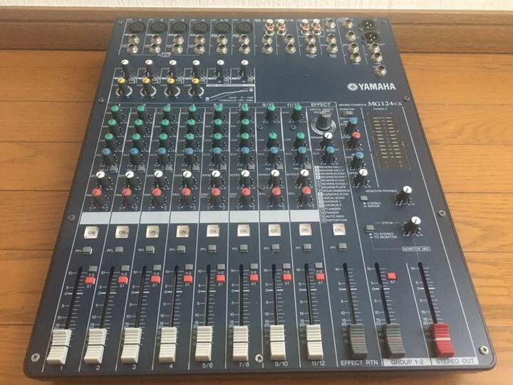 Yamaha MG124CX 12-Kanal Stereo Mixer gebraucht aus Japan - Bild 2 von 2