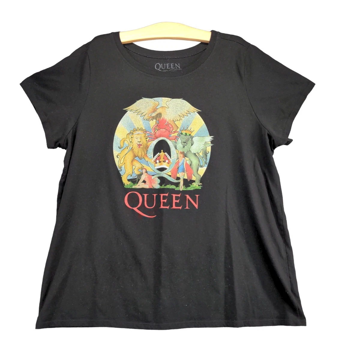 Queen on sale graphic tee