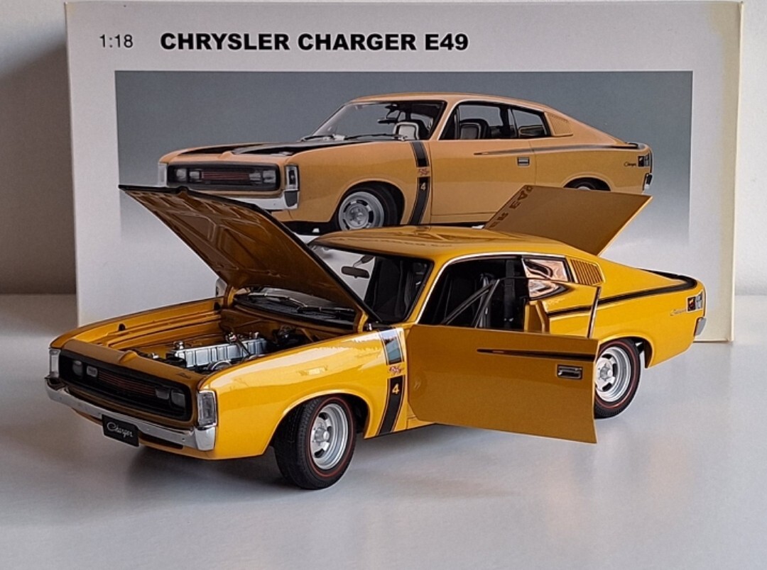 Chrysler VH Valiant Charger R/T E49 1972 Yellow 1:18 Autoart
