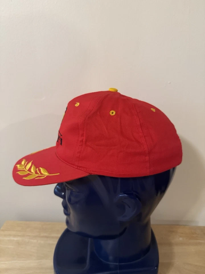 Chapéu/logotipo bordado Ferrari vintage com alça ajustada vermelho - Imagem 4 de 4