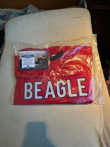 Jay Beagle signed hockey Jersey BECKETT certified.