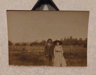 Early 1900s Black & White Photograph ~ Approx 2''x3'' ~ Couple #3 ~ Very Nice
