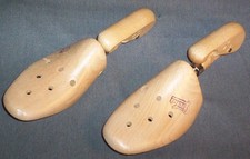 2 VINTAGE WOODEN WEST GERMANY "GEOHA" BRAND 771D C-7 SHOE STRETCHER SHOE TREES