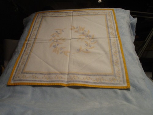 Cloth Napkins, 4 Pack, 17.75" x 18.25" Floral Yellow & Navy, White Background - Picture 4 of 4
