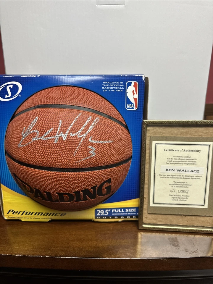 Baloncesto firmado por Ben Wallace y foto enmarcada con certificado de autenticidad Foto 2 de 4