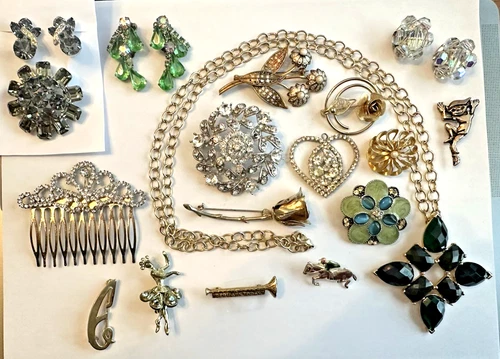 * Lot of 17  Vintage Costume Rhienstone Jewelry Lot
