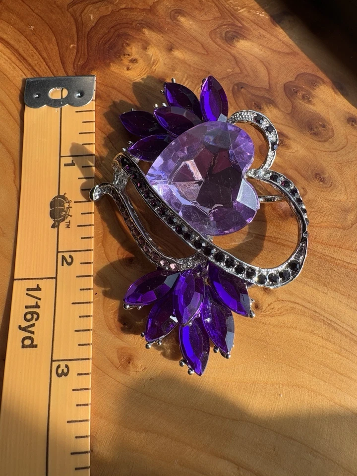 Clásico Broche Colgante Corazón Púrpura Mujer Cristal Colgante Foto 3 de 4