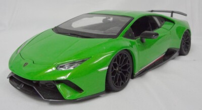 Maisto 1:18 Scale Diecast Metal Toy Lime Green Lamborghini Huracan Performante
