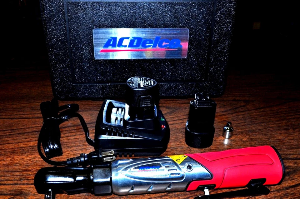 ACDelco Li-ion 12V 3/8" Llave de trinquete con dos baterías Li-Ion ARW1208  Foto 2 de 4