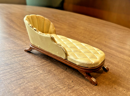 Sofá desmayante estilo victoriano casa de muñecas en miniatura 1975 - Spink - muestra desgaste - Imagen 3 de 7