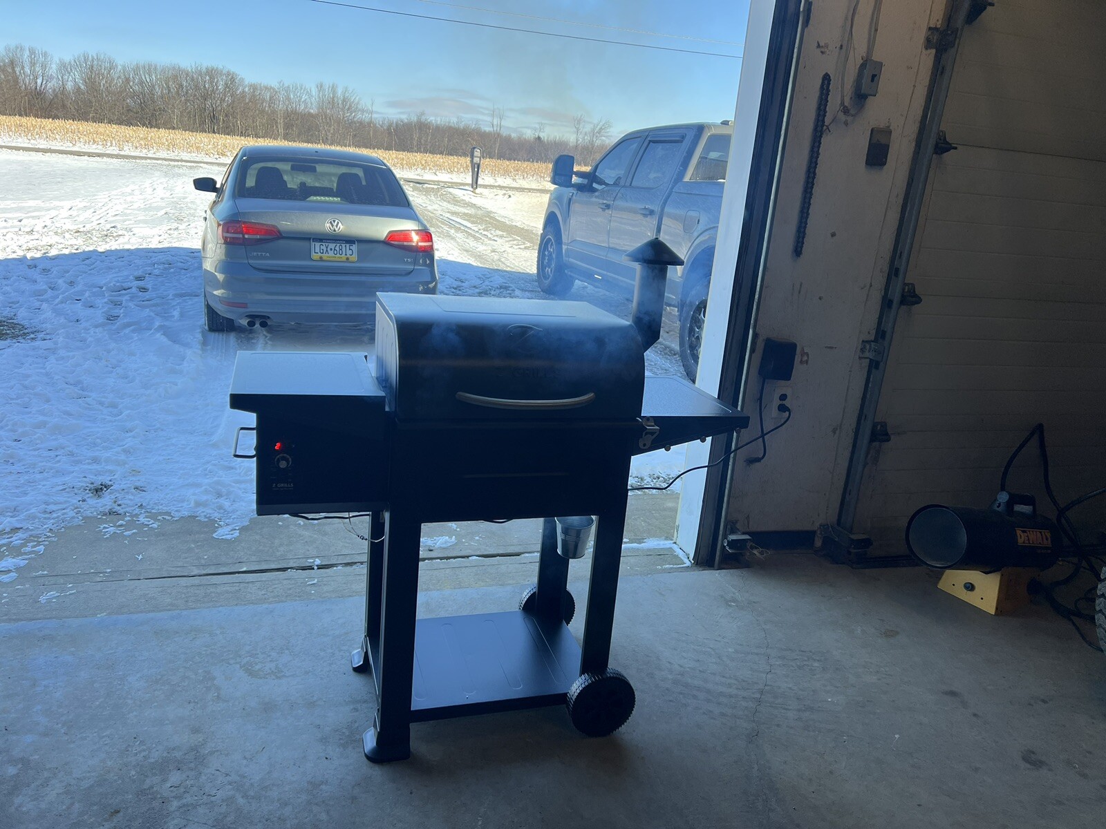 Z Grills L6002B Smart Wood Pellet Grill 6 in1 Outdoor BBQ Smoker 600 SQ