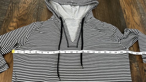 St John's Bay Active Knit Hooded Tunic Top Women's Size Medium Black & White - Picture 7 of 8