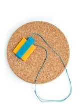 Collana con ciondolo in feltro geometrico (fatta a mano)