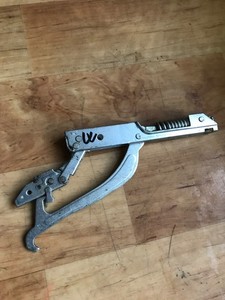 .Scharniere .Türscharniere  für Backofen / Herd. Gut.