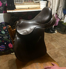 Black Leather Dressage Saddle - Horse Riding Tack