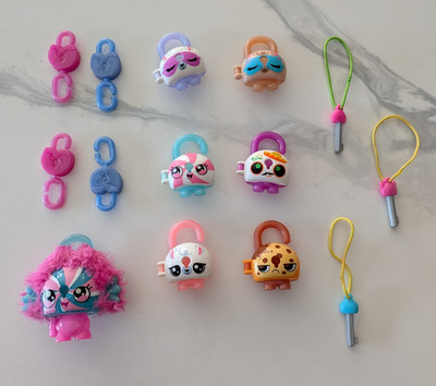 LOT SET BUNDLE 7 HASBRO LOCK STARS MINI FIGURES BLIND BAGS Keys, & Charms