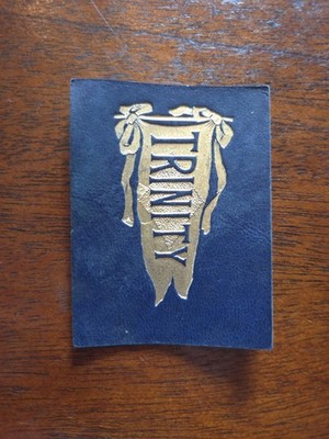 c1910s L20 tobacco / cigarette leather TRINITY UNIVERSITY #2 Nice...
