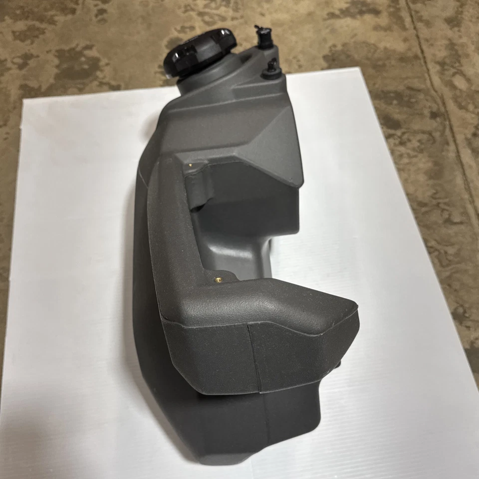 Tanque de combustible para mano izquierda Husqvarna 589997113 589977101 para cortadoras de césped OEM Foto 3 de 4