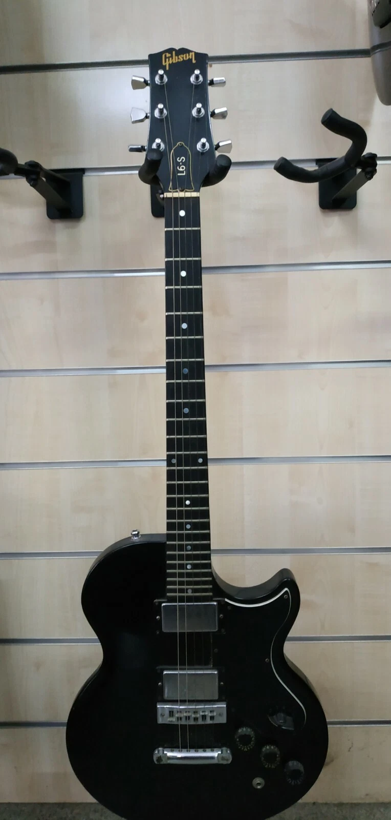 Picture 1 of 3