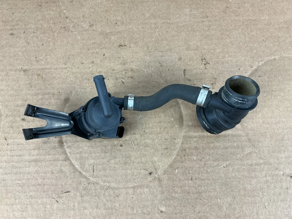 BMW X5 X6 F15 F16 2014-2018 bomba de agua auxiliar 7629916 OEM Foto 2 de 4