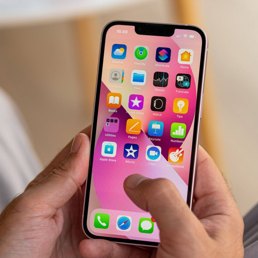 Apple iPhone 13 (5G) A2482 128GB/256GB/512GB Unlocked | NFC Apple iPhone 13 (5G) A2482 128GB/256GB/512GB Unlocked | NFC