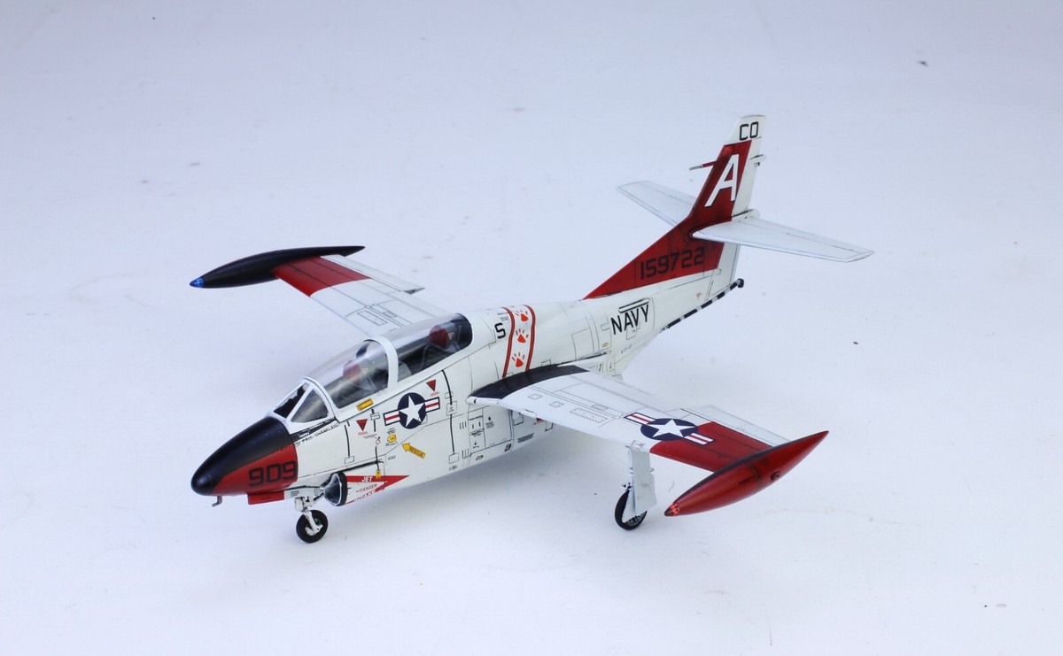 PreSale US Navy T-2C Buckeye 1:72 Pro Built Model | eBay