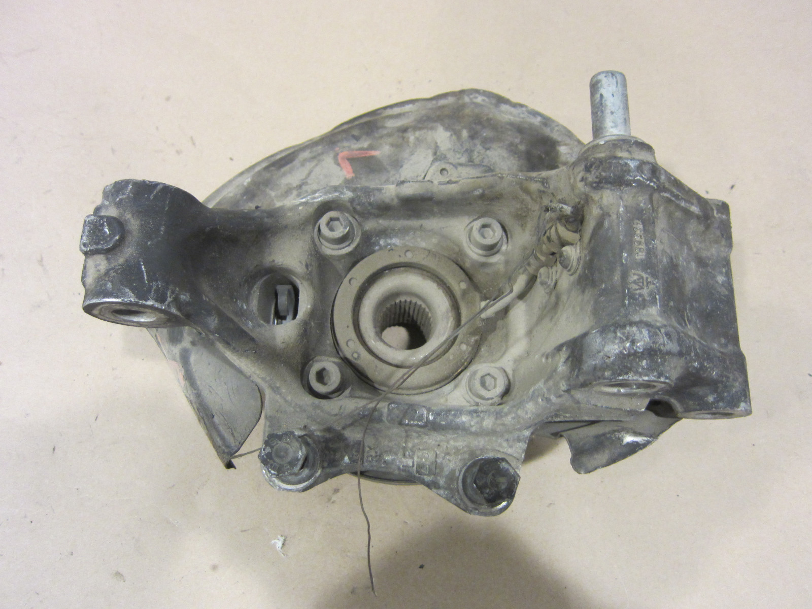Maserati 4200 - LH Rear Stub Axel - Knuckel -Bearing - P/N 189335