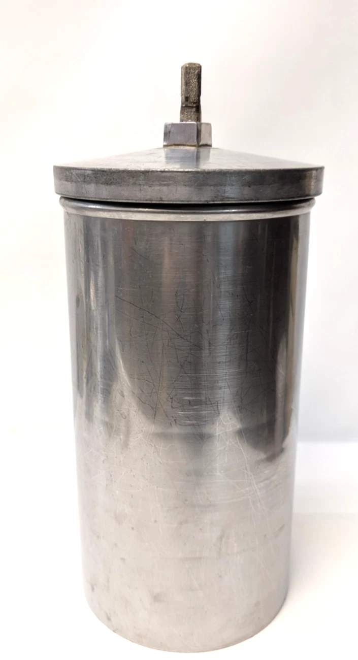White Mountain 6 Qt Ice Cream Freezer Maker Canister Paddle Lid Dasher VG Used
Opens in a new window