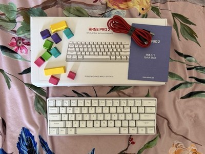 Anne Pro 2 White Gaming Keyboard, Kailh Box Reds Switches, Bluetooth, No Hotswap