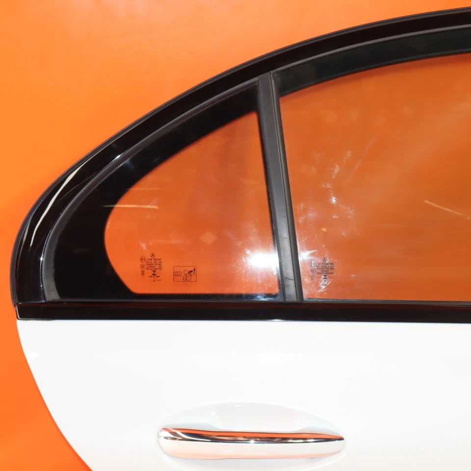 MERCEDES BENZ C43 AMG PUERTA DERECHA PASAJERO TRASERO 2023 2024 2025 A2067327600 OEM Foto 2 de 4