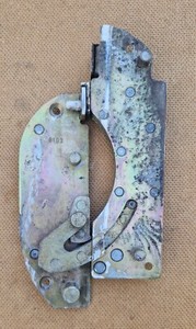 Hinges Spare parts for older VELUX windows VL 047.000